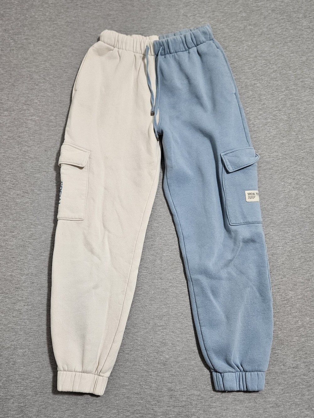 Socail Tourist Two-Tone Cargo Joggers in Cream & Light Blue Xs